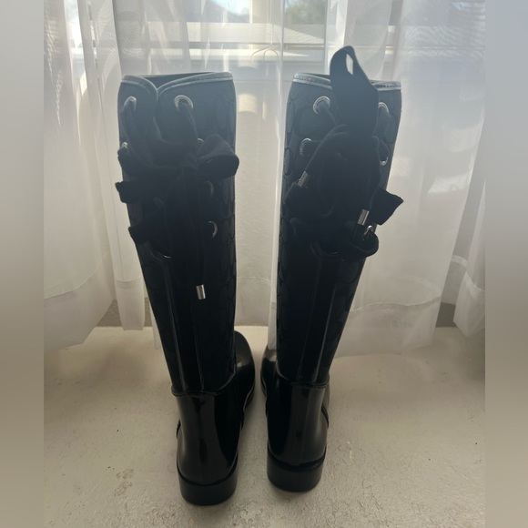 Lightly used rain coach boots - Picture 3 of 6